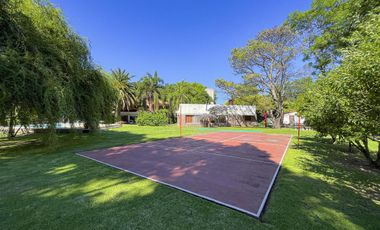 Quinta de 5 dormitorios sobre terreno de 3.744m² en Funes