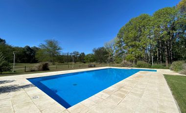 Terreno arbolado- Amarylis Exhaltacion de la Cruz bajas expensas