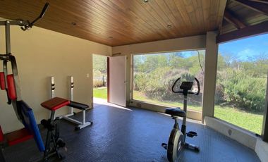 Terreno arbolado- Amarylis Exhaltacion de la Cruz bajas expensas