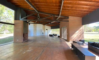 Terreno arbolado- Amarylis Exhaltacion de la Cruz bajas expensas