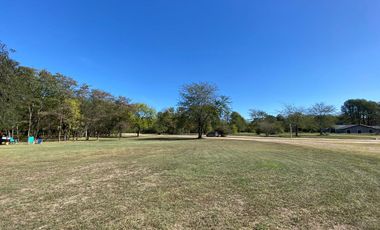 Terreno arbolado- Amarylis Exhaltacion de la Cruz bajas expensas