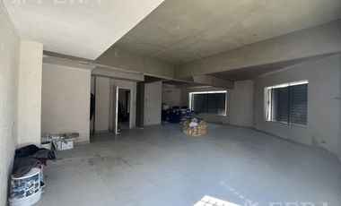 Venta de Oficina en ochava con patio en Wilde