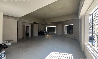 Venta de Oficina en ochava con patio en Wilde