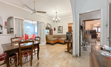 Venta Casa 6 Ambientes 5 Dormitorios 330M2 en Martinez San Isidro