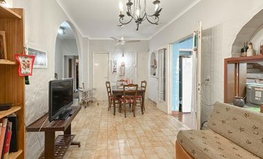 Venta Casa 6 Ambientes 5 Dormitorios 330M2 en Martinez San Isidro