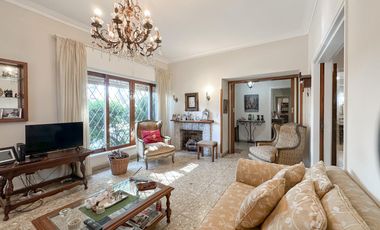 Venta Casa 6 Ambientes 5 Dormitorios 330M2 en Martinez San Isidro