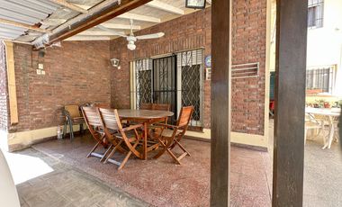 Venta Casa 6 Ambientes 5 Dormitorios 330M2 en Martinez San Isidro
