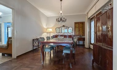 Venta Casa 6 Ambientes 5 Dormitorios 330M2 en Martinez San Isidro