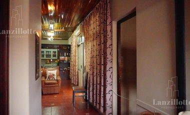 Casa 4 ambientes en venta en Lanús Este