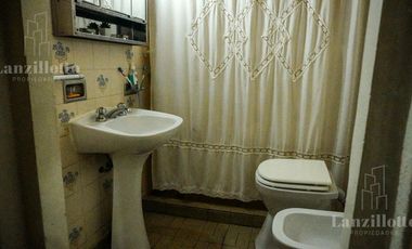 Casa 4 ambientes en venta en Lanús Este