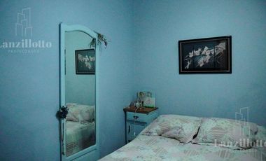 Casa 4 ambientes en venta en Lanús Este