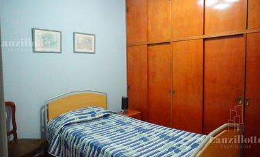 Casa 4 ambientes en venta en Lanús Este