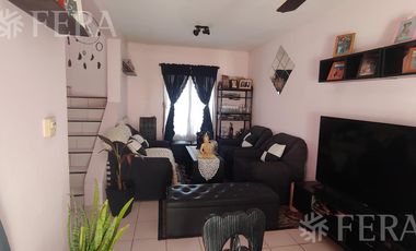 Venta de casa de 3 ambientes con cochera en Longchamps