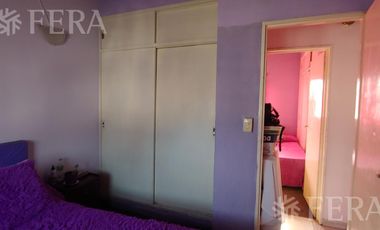 Venta de casa de 3 ambientes con cochera en Longchamps