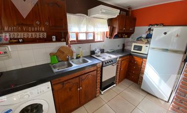 Espectacular QUINTA CON PILETA  en lote de 40 x 25. Se aceptan PERMUTAS.