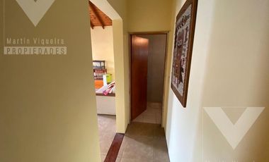 Espectacular QUINTA CON PILETA  en lote de 40 x 25. Se aceptan PERMUTAS.