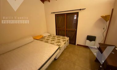 Espectacular QUINTA CON PILETA  en lote de 40 x 25. Se aceptan PERMUTAS.