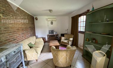 Espectacular QUINTA CON PILETA  en lote de 40 x 25. Se aceptan PERMUTAS.