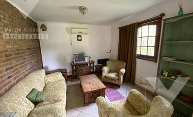 Espectacular QUINTA CON PILETA  en lote de 40 x 25. Se aceptan PERMUTAS.