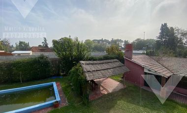 Espectacular QUINTA CON PILETA  en lote de 40 x 25. Se aceptan PERMUTAS.