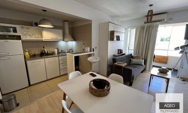 HERMOSO PH,  2 AMBIENTES EN DÚPLEX , 1ER. PISO POR ESCALERA.