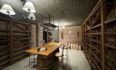 Extraordinaria casa con dpto. Independiente en venta