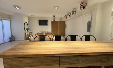 Extraordinaria casa con dpto. Independiente en venta