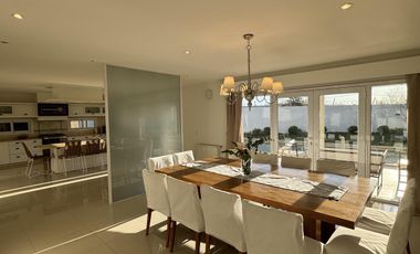 Extraordinaria casa con dpto. Independiente en venta