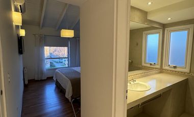 Extraordinaria casa con dpto. Independiente en venta