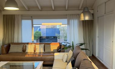 Extraordinaria casa con dpto. Independiente en venta