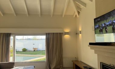 Extraordinaria casa con dpto. Independiente en venta