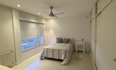 Extraordinaria casa con dpto. Independiente en venta