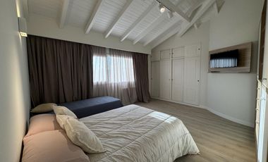 Extraordinaria casa con dpto. Independiente en venta