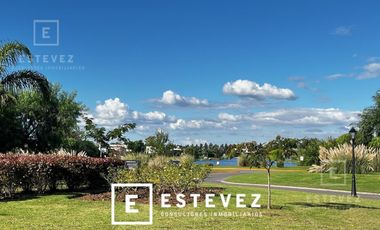 Casa en venta a la laguna, Barrio Cerrado, Escobar, GBA Norte