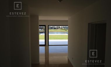 Casa en venta a la laguna, Barrio Cerrado, Escobar, GBA Norte