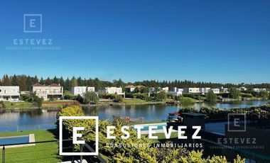 Casa en venta a la laguna, Barrio Cerrado, Escobar, GBA Norte