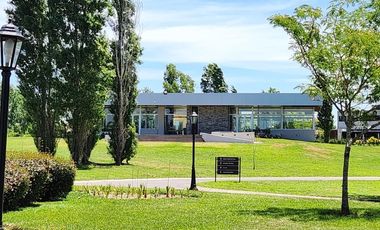 Casa en venta a la laguna, Barrio Cerrado, Escobar, GBA Norte