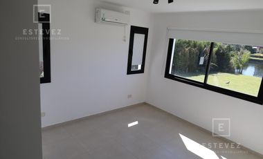 Casa en venta a la laguna, Barrio Cerrado, Escobar, GBA Norte