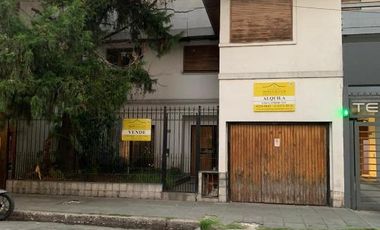 CASA SOBRE LAVALLE E/ CONESA Y ALBERDI EXCELENTE ZONA COMERCIAL