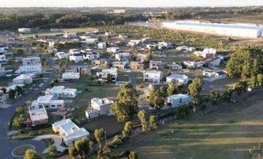 Terreno en Barrio Privado ¨las Prunas¨ .