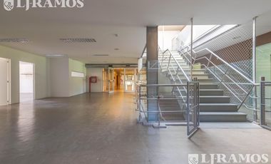 Edificio Comercial en Pilar- Versatil- Premium