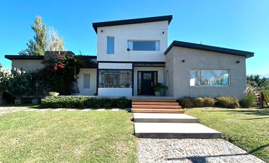 Casa con inmejorable vista al lago