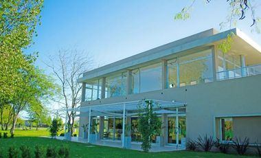 Casa con inmejorable vista al lago