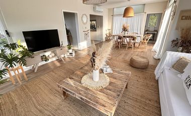 Casa con inmejorable vista al lago