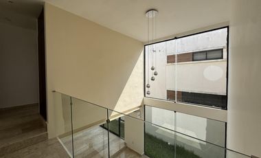 CASA CON ESTUDIO EN PB EN VENTA EN PUNTA TIBURON