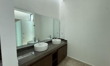 CASA CON ESTUDIO EN PB EN VENTA EN PUNTA TIBURON