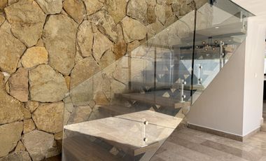 CASA CON ESTUDIO EN PB EN VENTA EN PUNTA TIBURON