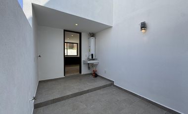 CASA CON ESTUDIO EN PB EN VENTA EN PUNTA TIBURON