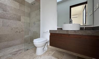 CASA CON ESTUDIO EN PB EN VENTA EN PUNTA TIBURON