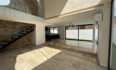 CASA CON ESTUDIO EN PB EN VENTA EN PUNTA TIBURON